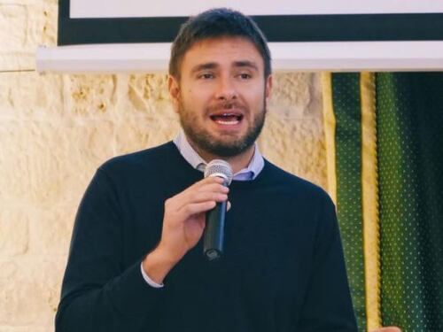 Choc per Di Maio e M5s, Di Battista sta con Paragone