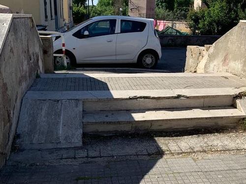 Per i disabili del Trullo è emergenza barriere