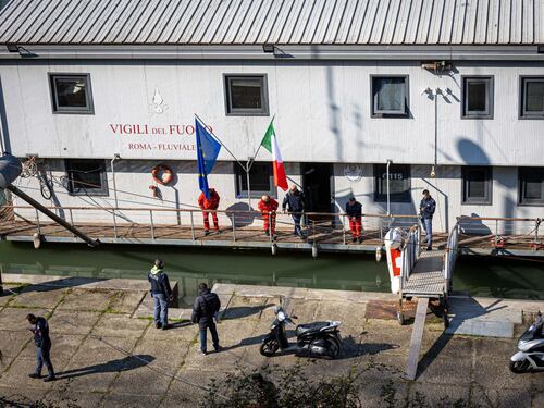 Cadavere nel Tevere, mistero a Ponte Cavour