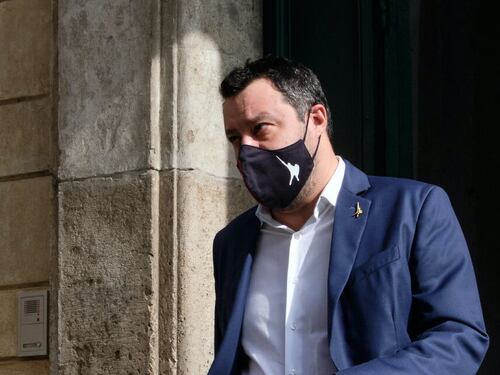 "Licenziare Arcuri, riaprire ristoranti e palestre". Salvini fissa le priorità per il Cdm di domani