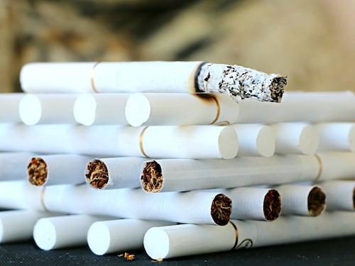 Manovra, aumento delle tasse di sigarette e tabacco: i nuovi prezzi