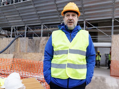 Lega: "Necessarie le zone rosse per allontanare i balordi. Oggi il 75% delle misure riguardano stranieri"