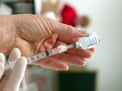 Vaccini obbligatori per tutti, pressing delle Regioni per una legge nazionale