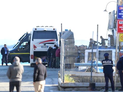 Il "maniaco del treno" e i predatori sessuali. Tutti liberati dai Cpr e tornati a delinquere