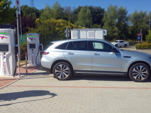 Mercedes EQC, elettrica e veloce