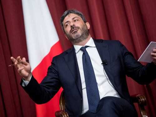 La manovra finisce in rissa