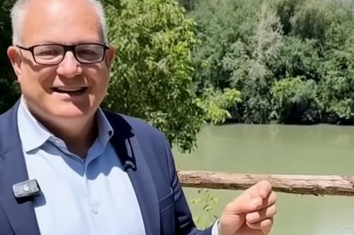 Tevere balneabile, il video irresistibile di Osho. Gualtieri come Verdone: "Ma 'sto fiume..."