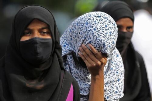 Sharia in Idonesia, donna frustata 140 volte sviene. Era accusata di tradimento