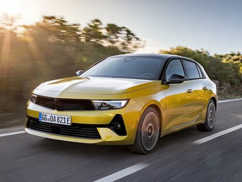 Opel Astra scopre l'ibrido