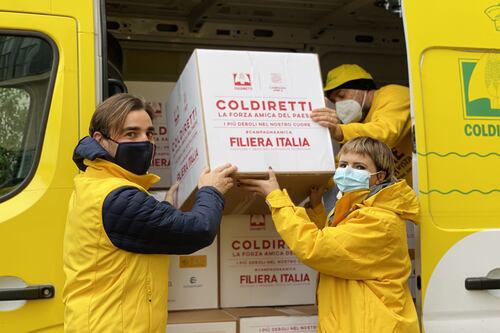 Natale, da Coldiretti mezzo milione di cibo made in Italy ai nuovi poveri