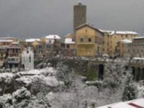 La neve imbianca i Castelli, i primi fiocchi a Rocca di Papa e Rocca Priora