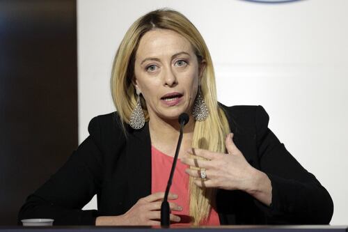 Simbolo Fratelli d'Italia, qual è il significato. Continua la guerra sinistra contro Giorgia Meloni