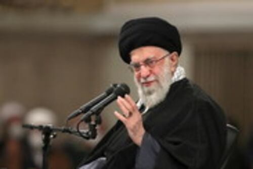 Iran, Khamenei contro i ribelli: "Vanno messi a posto"