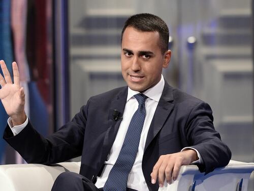 Di Maio minaccia: "Senza reddito non voteremo il Def"