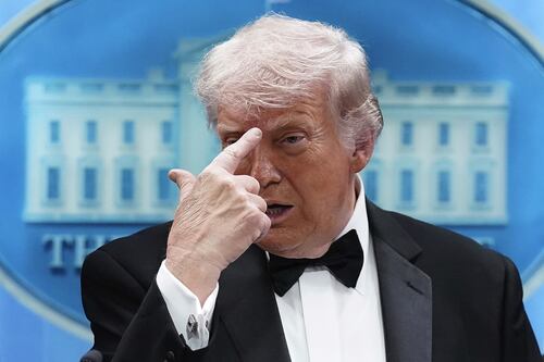 Trump sbotta con la giornalista tv: "Siete persone orribili". Bufera per il post di Obama