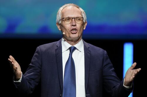 Stellantis, "vedute differenti". Il ceo Carlos Tavares si è dimesso