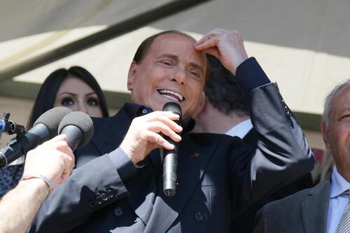 "Muore a 88 anni e lascia tutto a Silvio Berlusconi". Ma quella dei tre milioni al Cav è una bufala