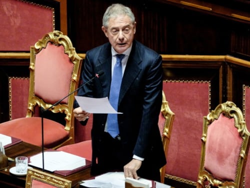 Dazi, l'appello di Urso all'Europa: "Sospendiamo il green deal"