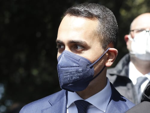 Ucraina, tre indagati per minacce al ministro Di Maio: "Muori male", i messaggi d'odio sul web