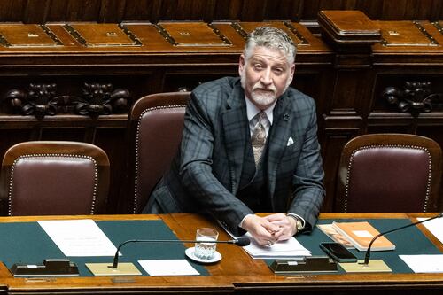 Fibrillazioni alla Cultura: Giuli azzera il suo staff