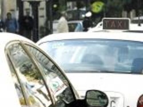 Tariffe taxi: la beffa degli aumenti