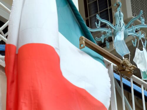 Guerra mascherine, Federfarma contro il commissario Arcuri: accuse vergognose, si scusi