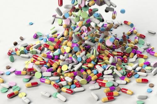 Antibiotici, la farmacoresistenza causa 11mila morti in Italia: dati devastanti