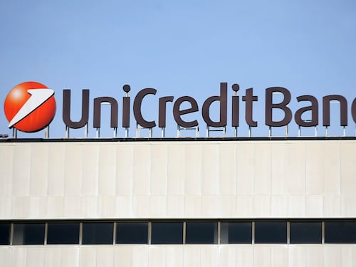 Unicredit arriva al 21% di Commerzbank. Governo tedesco infuriato: attacco ostile