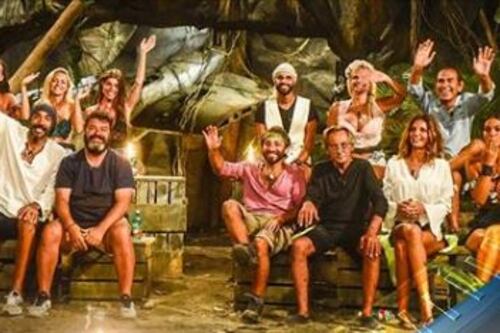 Sesso (e corna) all'Isola dei Famosi, giallo su due naufraghi "traditori"