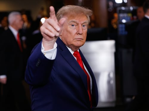 Trump all’Onu promette una pace rapida in Iran e Ucraina. Teheran? “Accordo o li anniento”