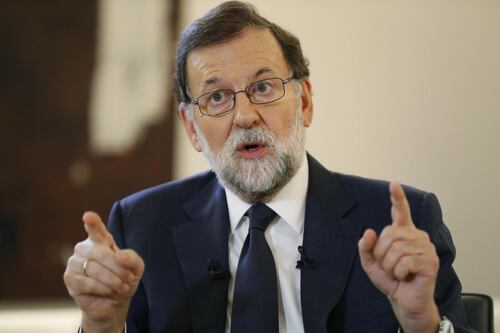 Catalogna, Madrid minaccia Barcellona: "Rischiate il commissariamento"