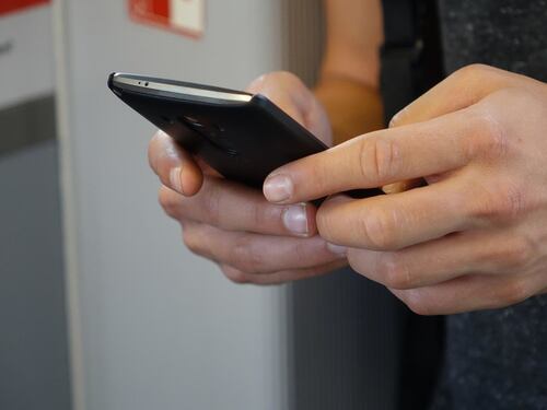 Covid, un'app contro il virus: riconosce i positivi dalla voce