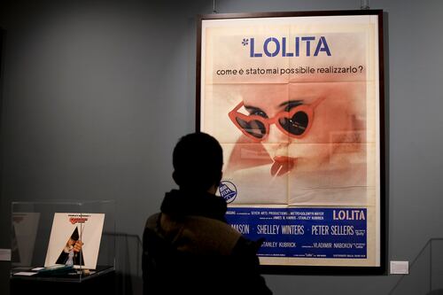 Stanley Kubrick, poster e vestiti dei film vanno all'asta a Torino