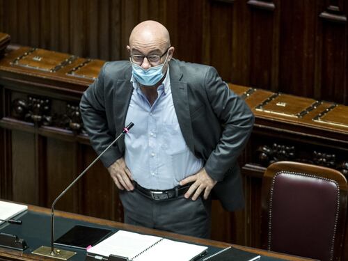 Il ministro Cingolani spara a zero: “Ambientalisti radical chic sono peggio di una catastrofe climatica”
