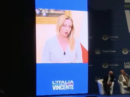 Giorgia Meloni, il video per la kermesse FdI: "Continuino a rotolarsi nel fango, noi voliamo alto"