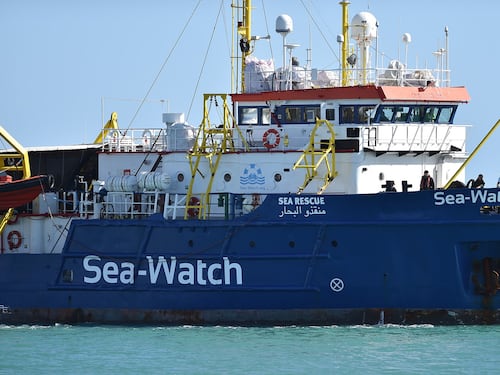 Migranti, ong contro il governo. E la sinistra le appoggia: “Disumano”