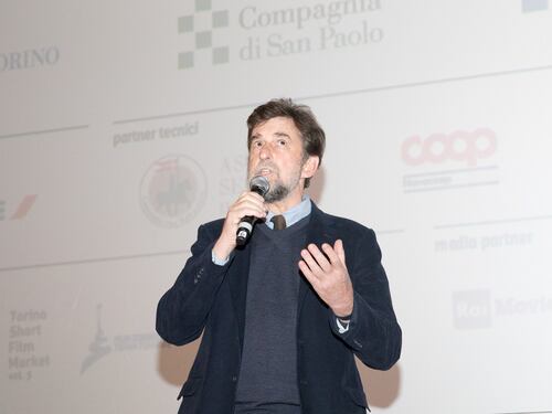 Crisi dem, perché il Pd è primo solo nell'outfit