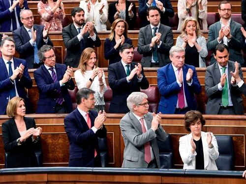 Ribaltone in Spagna: sfiduciato Rajoy, al governo il socialista Sanchez