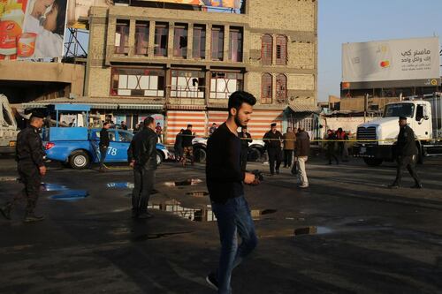 Iraq, doppio attentato a Baghdad: decine di morti