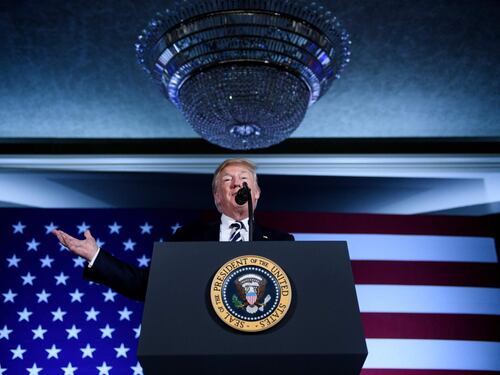 Trump avverte Assad, Russia e Iran: evitate nuove tragedie