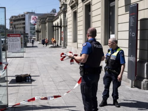 Svizzera, jihadista turco grida "Allah Akbar" e accoltella tre persone
