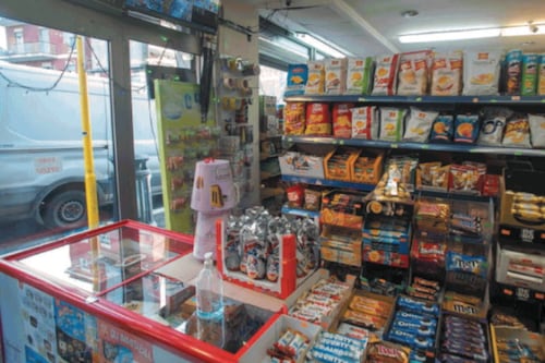 Roma, così i minimarket fanno strage delle botteghe storiche