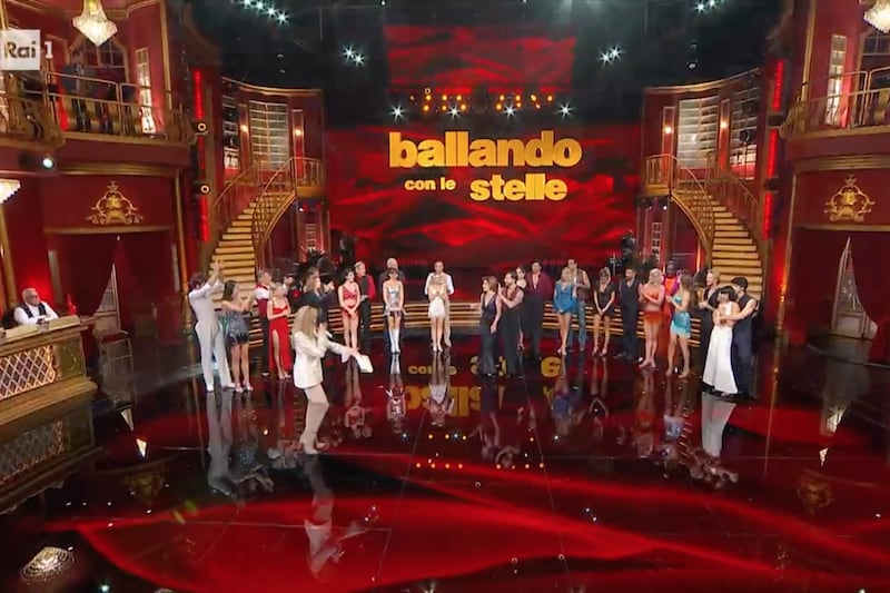 Ascolti Tv, Maria De Filippi batte Milly Carlucci. Stefano De Martino supera Gerry Scotti