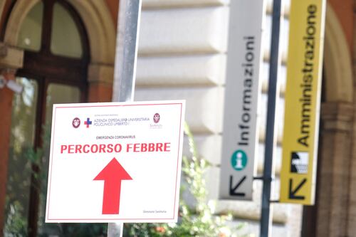 L'allarme dei medici per l'influenza: "Sintomi forti, a Natale tanti italiani a letto"