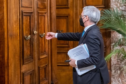 Covid, ristori alle imprese in arrivo: firmato l'atto per assegnare 4,3 miliardi a fondo perduto