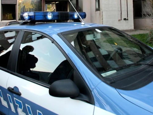 Poliziotto rischia il linciaggio a Torrevecchia