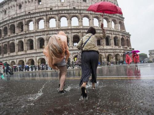 Occhio alla burrasca. A Roma e sul litorale pioggia e tempeste di vento