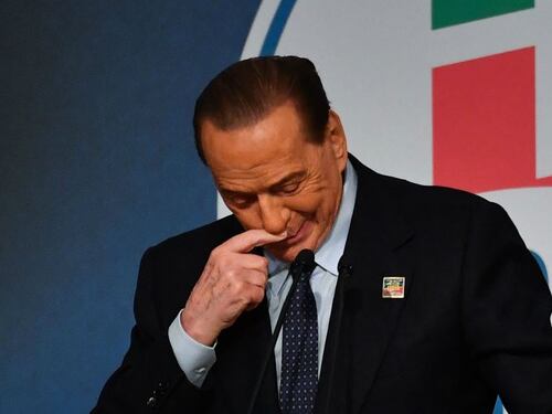 Berlusconi in terapia intensiva