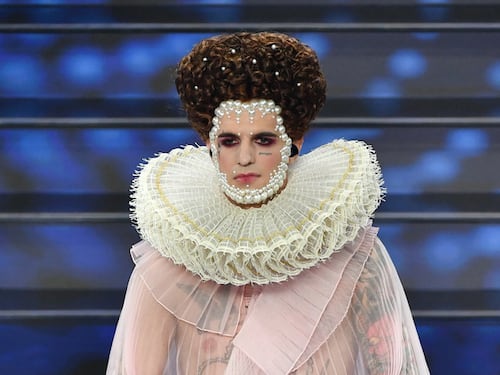 Achille Lauro mania a Carnevale. Nei negozi è caccia ai costumi di Sanremo