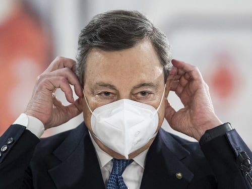 Zona rossa, riecco chiusure e indennizzi: Draghi non cambia musica